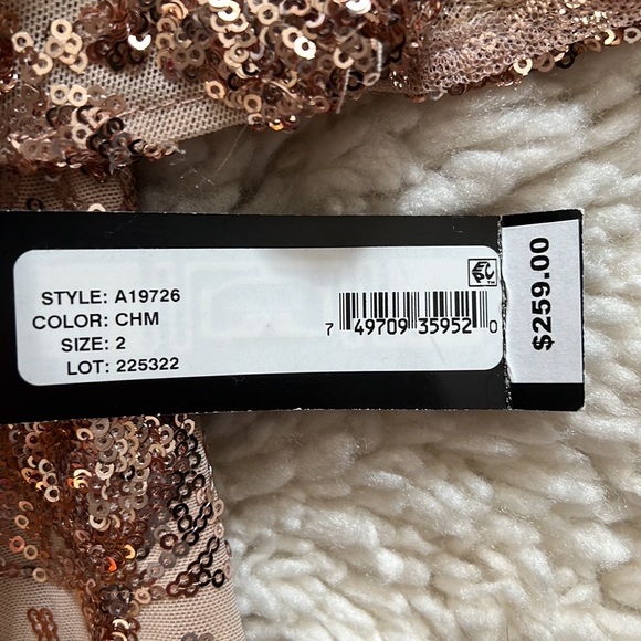 Besty and Adam Gold sequin dress - Picture 2 of 5